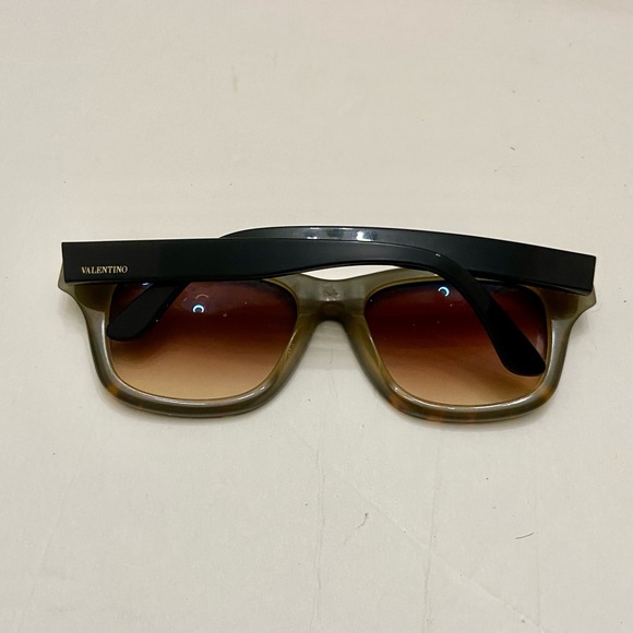 Valentino Brown Tortoise-Tan Sunglasses V670S 013 140 - Picture 10 of 11